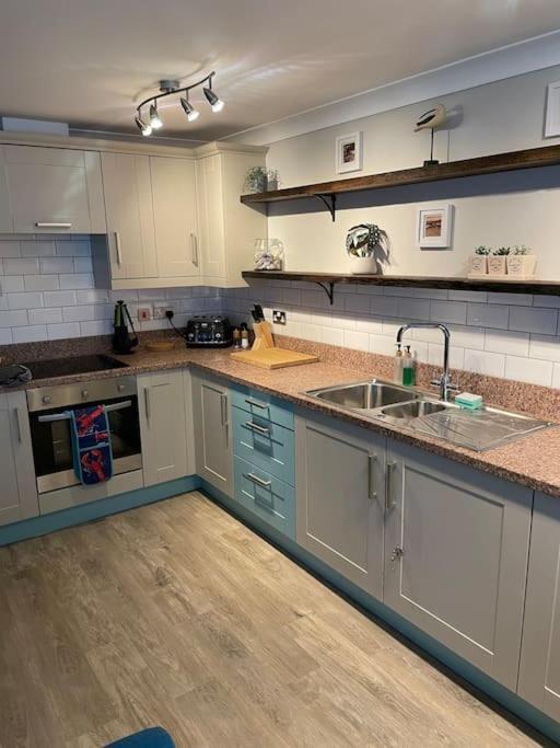 Seaside Modern Apartment Westward Ho!  Luaran gambar