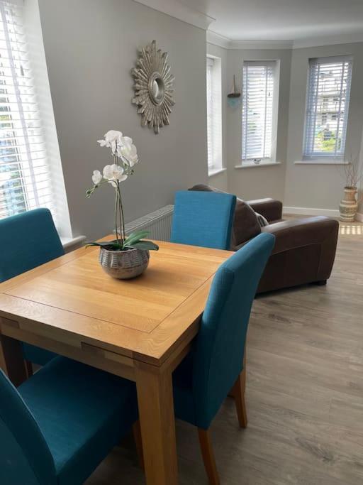 Seaside Modern Apartment Westward Ho!  Luaran gambar