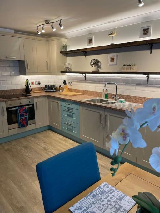 Seaside Modern Apartment Westward Ho!  Luaran gambar